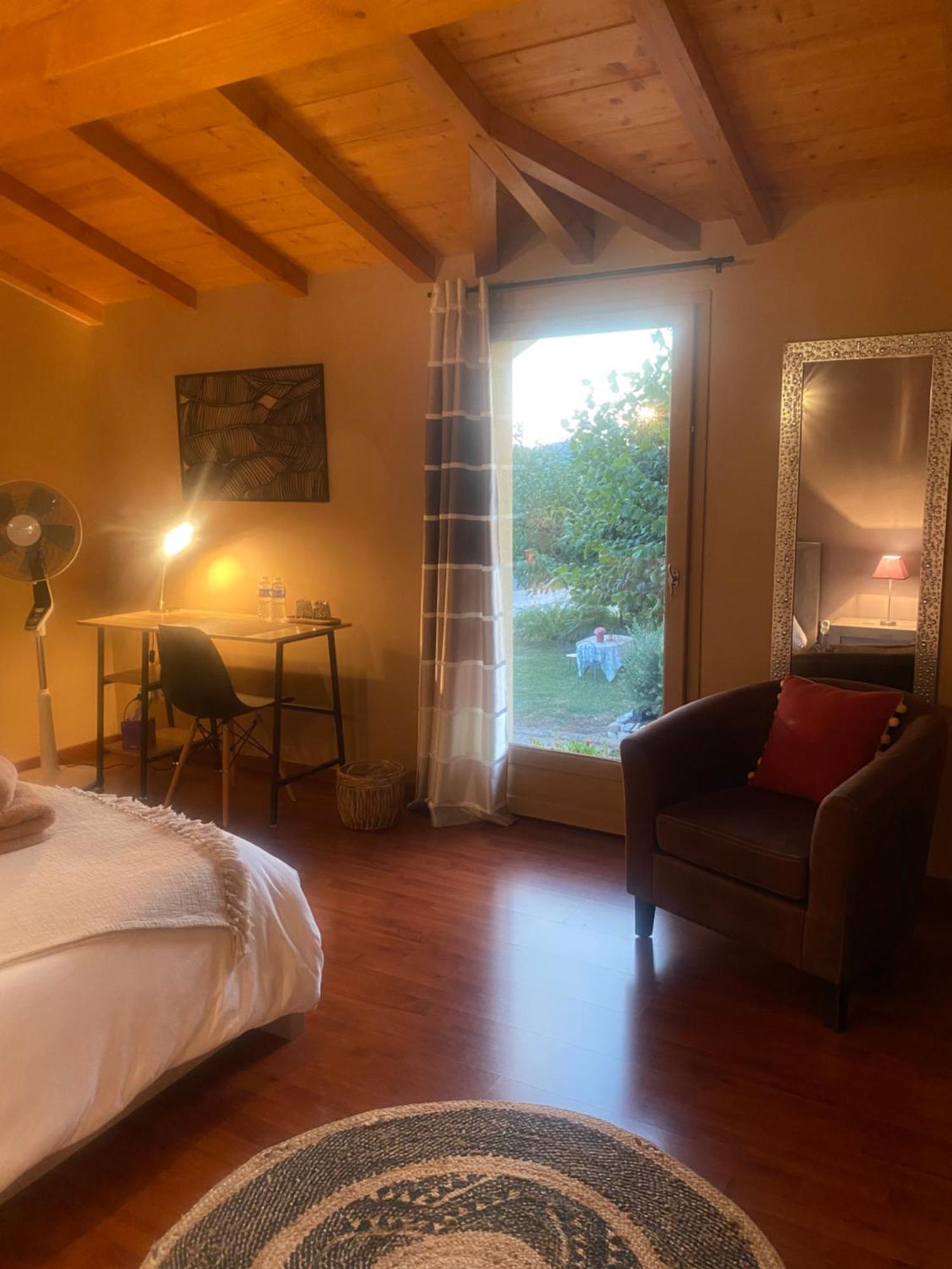 Ferienwohnung Le Domaine D'Adrien Larnage Exterior foto